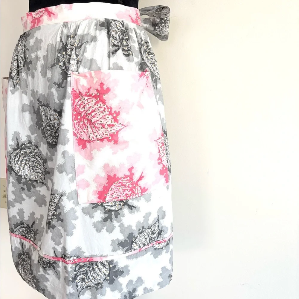 Vintage Handmade Apron Pink Gray Leaf Tie Back